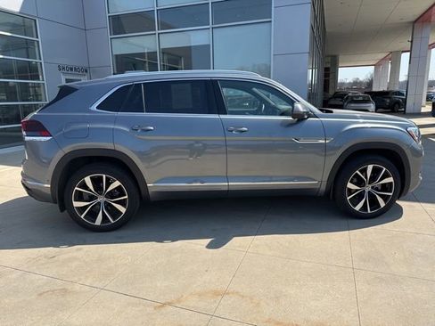 Used 2025 Volkswagen Atlas Cross Sport SEL Premium R-Line AWD/4WD image 8
