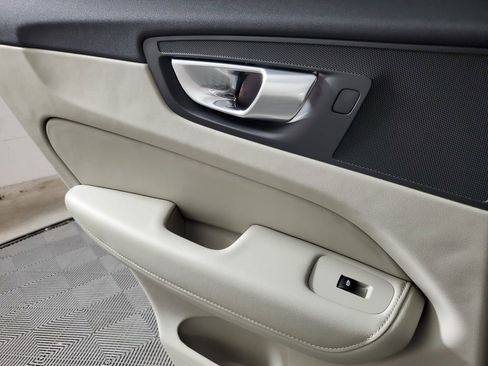 New 2026 Volvo XC60 B5 Ultra w/ Protection Package Premier image 18