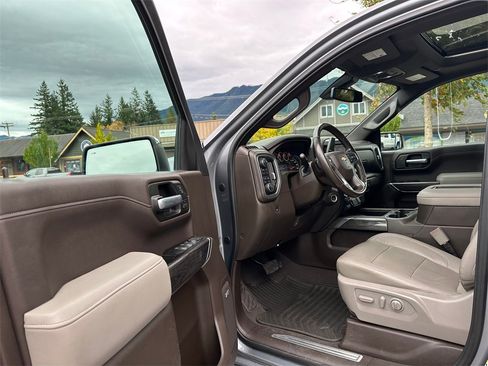 Used 2019 Chevrolet Silverado 1500 LTZ w/ LTZ Premium Package image 21