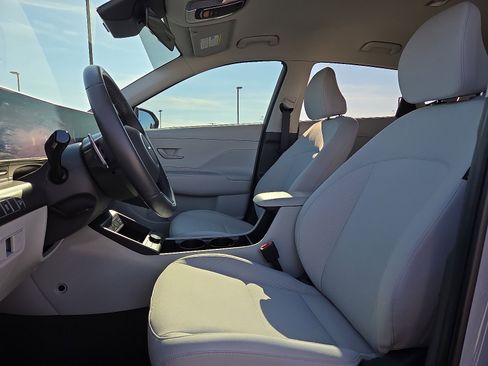 Used 2025 Hyundai Kona SEL image 15