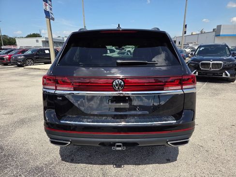 Used 2024 Volkswagen Atlas SE FWD image 12