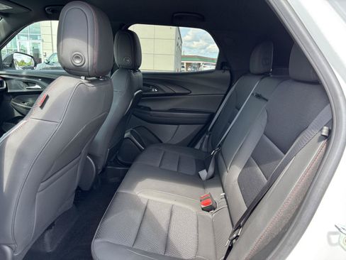 Used 2023 Chevrolet TrailBlazer RS w/ Convenience Package FWD image 30