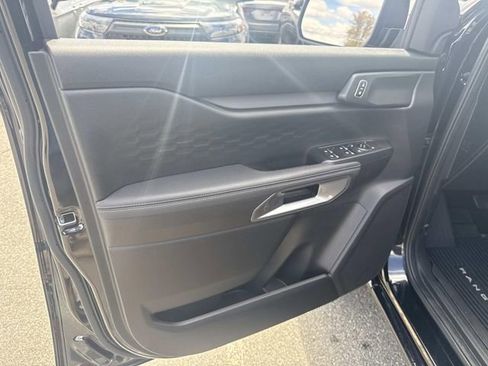 Used 2025 Ford Ranger XLT w/ Equipment Group 301A High AWD/4WD image 14