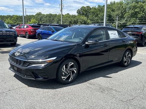 New 2026 Hyundai Elantra Limited FWD image 3