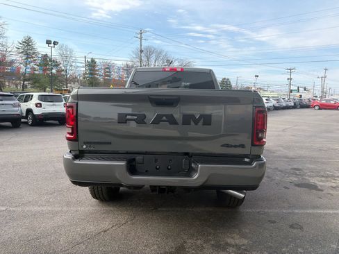 New 2026 RAM 2500 Big Horn AWD/4WD image 9