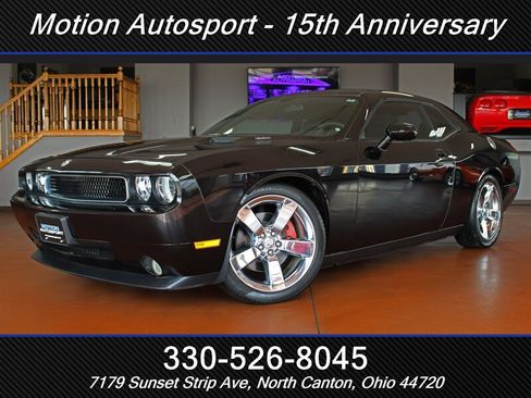 Used 2010 Dodge Challenger R/T RWD image 1