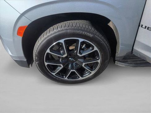 Used 2023 Chevrolet Suburban RST w/ Sport Performance Package image 27
