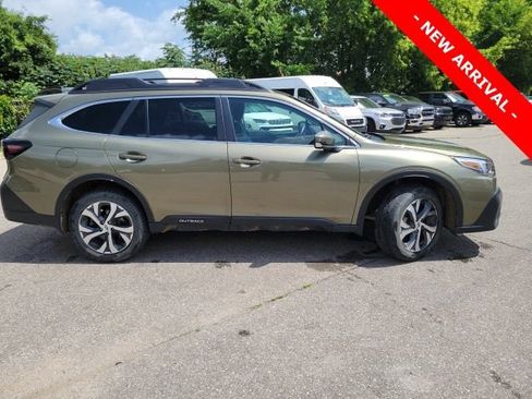 Used 2022 Subaru Outback Limited XT w/ Popular Package #2 AWD/4WD image 2