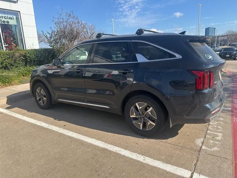 Used 2022 Kia Sorento S image 6