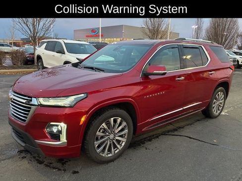 Used 2023 Chevrolet Traverse Premier image 2