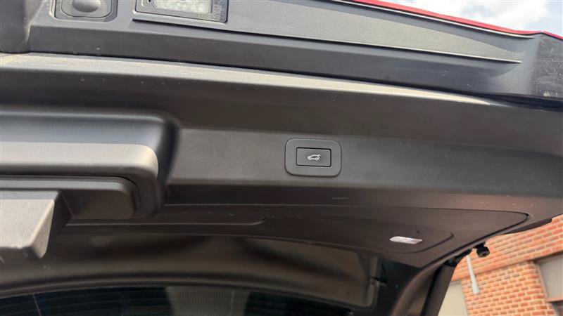 Used 2024 Land Rover Range Rover Sport SE AWD/4WD image 9