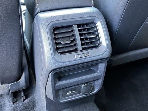 Used 2024 Volkswagen Tiguan SE AWD/4WD image 15