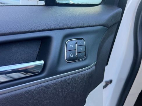 Used 2019 Lincoln MKC Select w/ Select Plus Package image 24