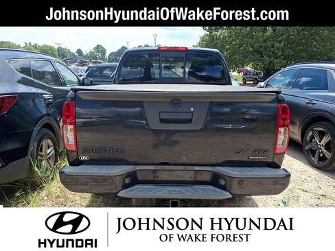 Used 2020 Nissan Frontier SV w/ Midnight Edition Floor Mats AWD/4WD image 3