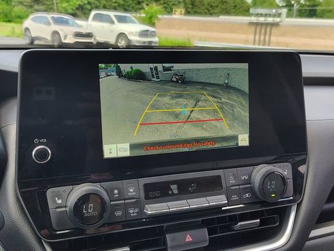 Used 2024 Toyota Grand Highlander AWD image 34