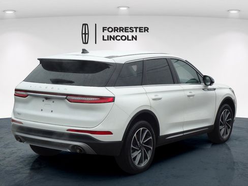 Used 2023 Lincoln Corsair AWD w/ Equipment Group 101A image 3