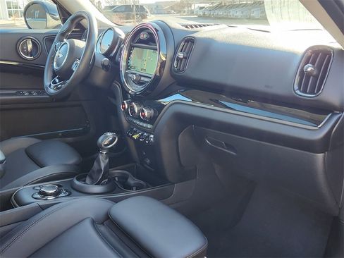 Used 2019 MINI Cooper Countryman SE w/ Premium Package image 16