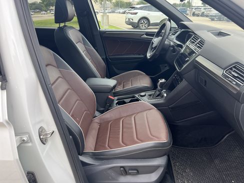 Used 2024 Volkswagen Tiguan SEL R-Line AWD/4WD image 28