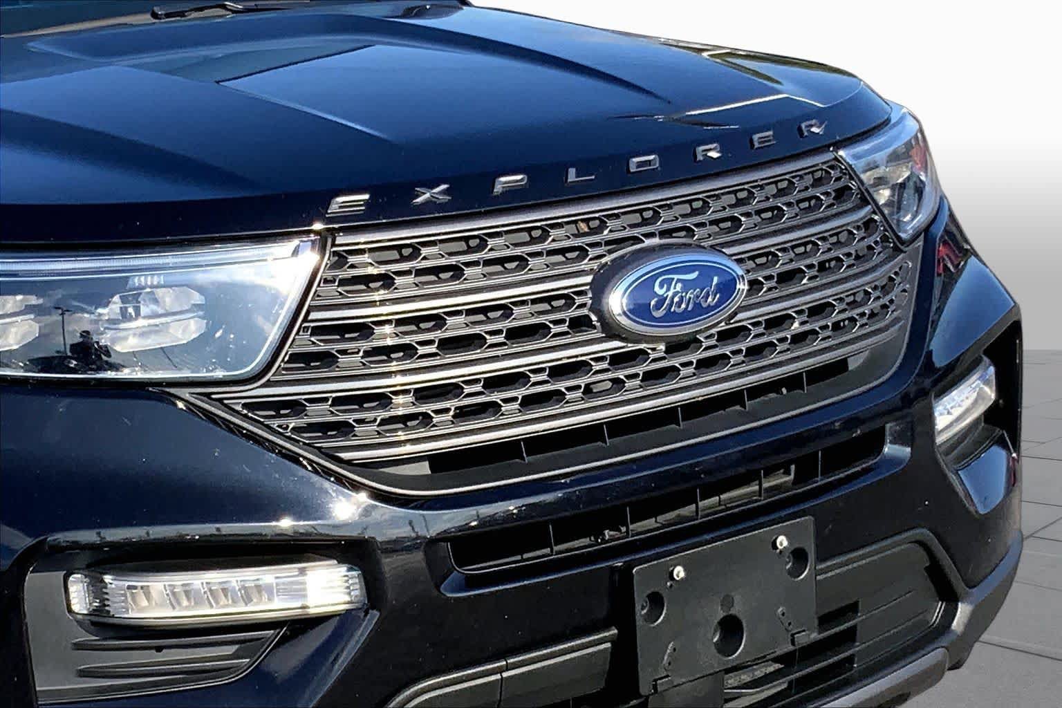 Used 2022 Ford Explorer XLT w/ Equipment Group 202A RWD image 26