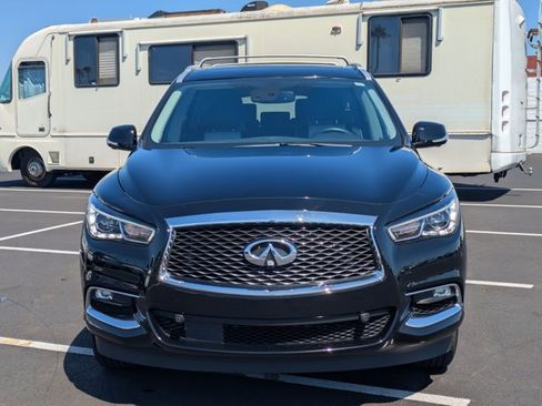 Used 2020 INFINITI QX60 Signature Edition FWD image 2