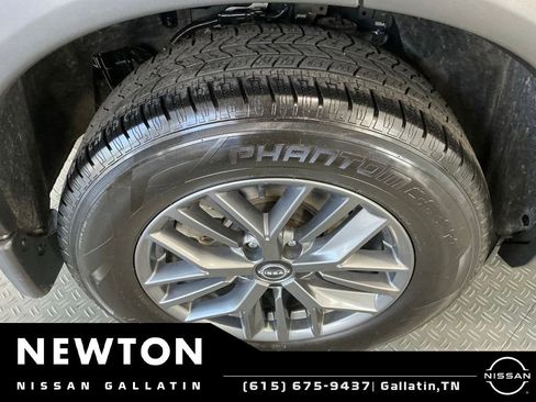 Used 2023 Nissan Rogue S FWD image 38