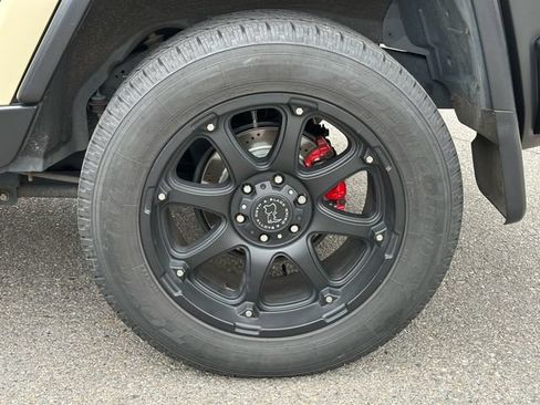 Used 2010 Toyota FJ Cruiser 4WD image 15