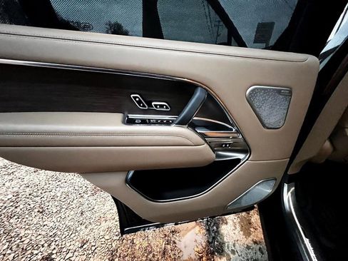 Used 2023 Land Rover Range Rover Long Wheelbase Autobiography image 12