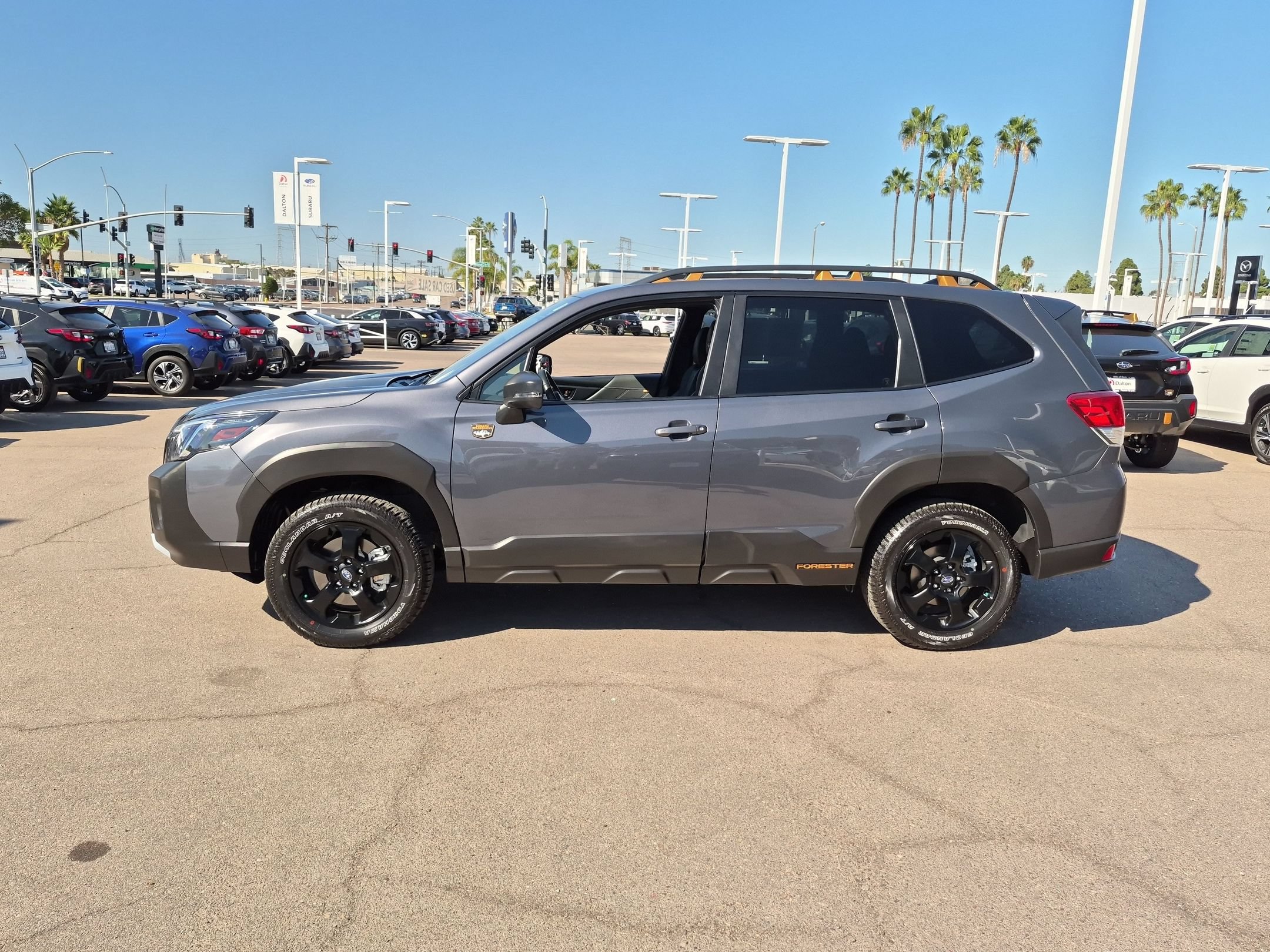Certified 2025 Subaru Forester Wilderness w/ Convenience Package AWD/4WD image 4