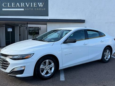 Used 2023 Chevrolet Malibu LS FWD image 2