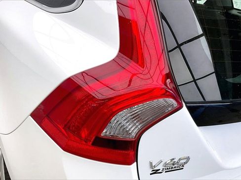 Used 2015 Volvo V60 T5 Premier image 27
