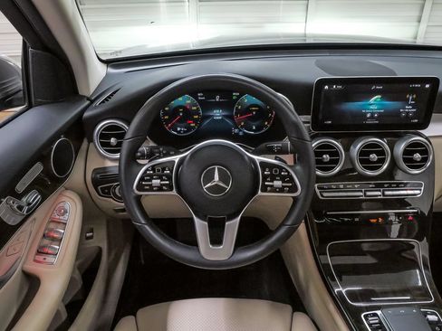 Used 2021 Mercedes-Benz GLC 300 image 22
