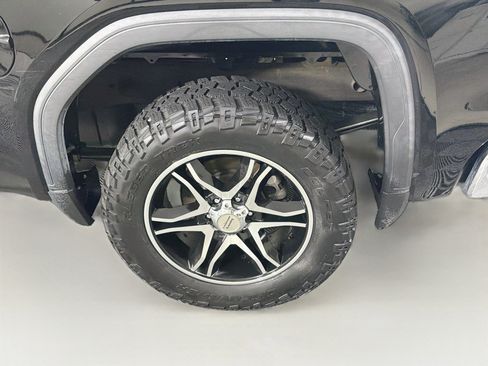 Used 2019 GMC Sierra 1500 2WD Crew Cab w/ Convenience Package image 11