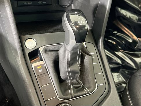 Used 2022 Volkswagen Taos SE image 16