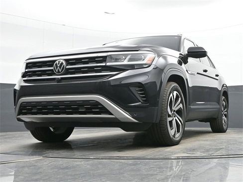 Used 2020 Volkswagen Atlas Cross Sport SEL Premium image 9