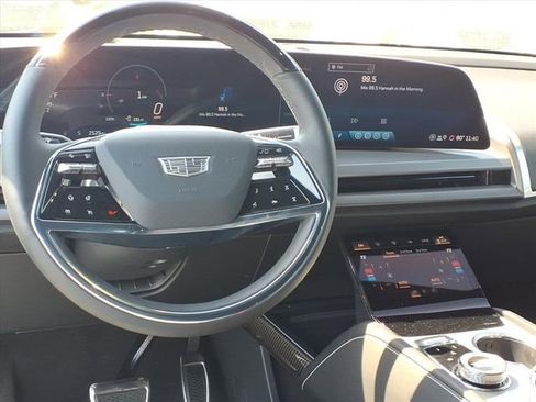 New 2026 Cadillac Vistiq Luxury AWD/4WD image 9