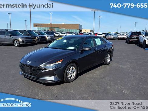 Used 2021 Hyundai Elantra SE FWD image 3