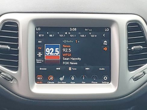 Used 2021 Jeep Compass Latitude w/ Sun and Sound Group FWD image 14