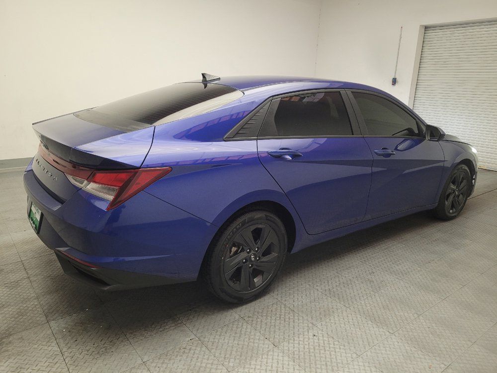 Used 2022 Hyundai Elantra SEL w/ Convenience Package FWD image 9