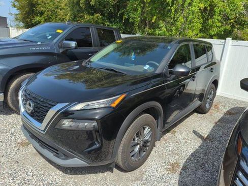 Certified 2023 Nissan Rogue S FWD image 2