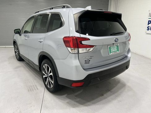 Used 2023 Subaru Forester Limited AWD/4WD image 6
