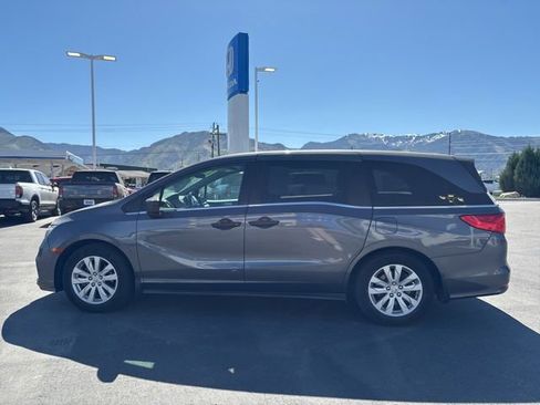 Used 2018 Honda Odyssey LX image 3