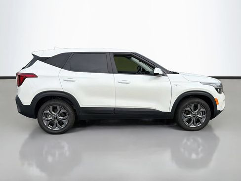 Used 2024 Kia Seltos LX AWD/4WD image 4