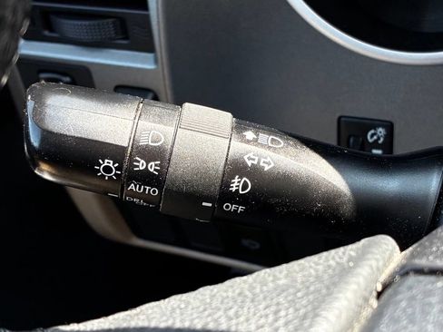 Used 2017 Toyota Sequoia SR5 AWD/4WD image 17
