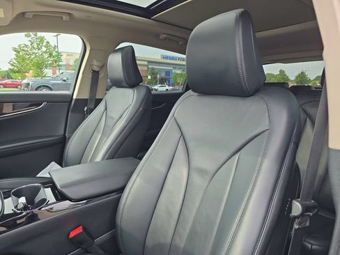 Used 2023 Lincoln Nautilus Reserve AWD/4WD image 9