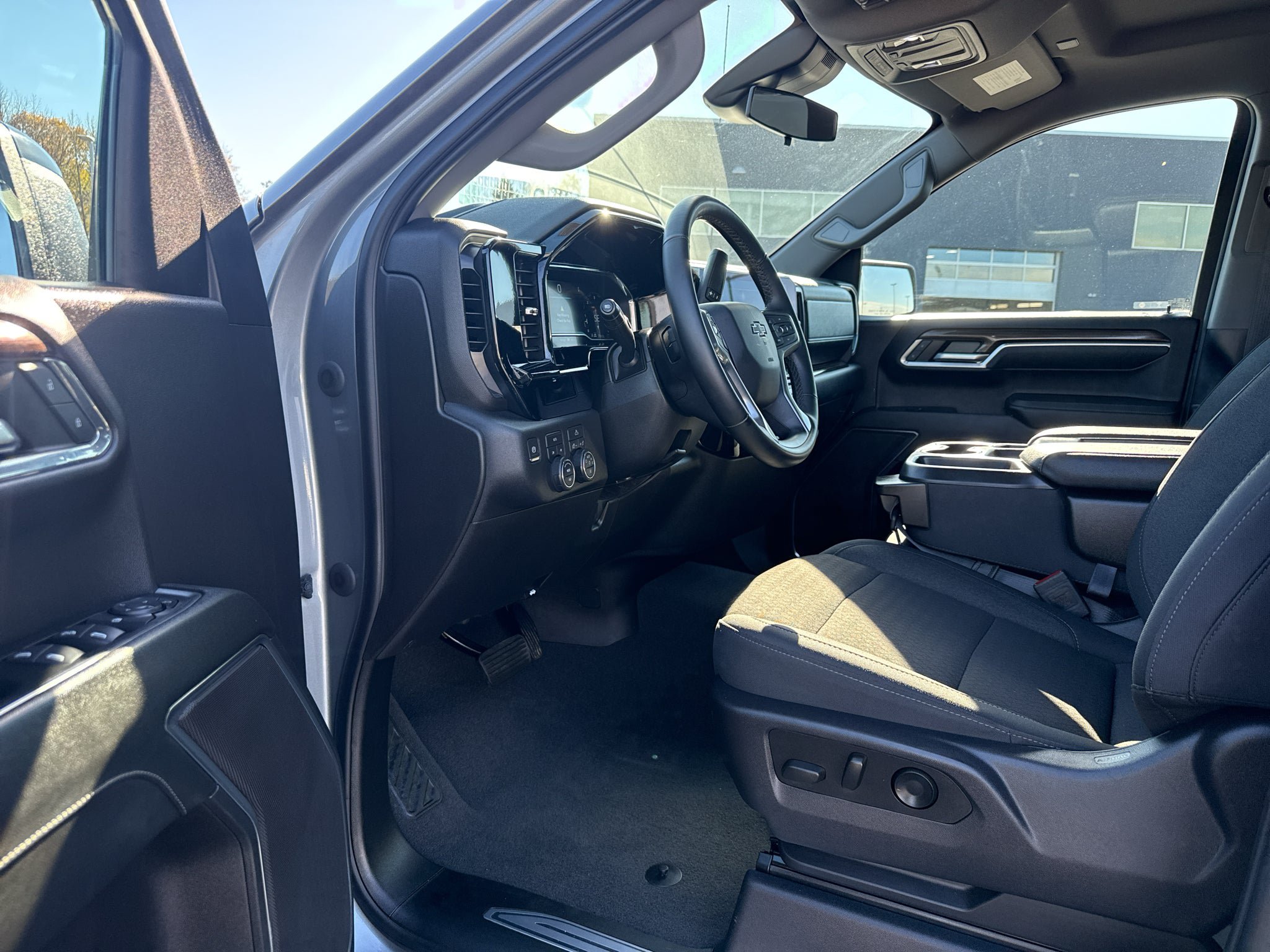 Certified 2023 Chevrolet Silverado 1500 RST w/ Rally Edition AWD/4WD image 4