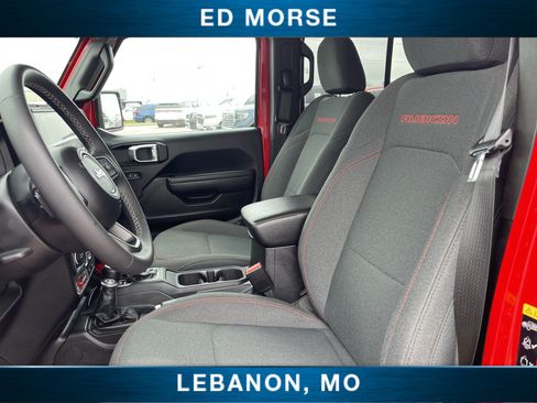 Used 2025 Jeep Wrangler Unlimited Rubicon AWD/4WD image 18