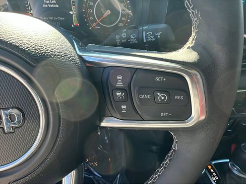 Certified 2025 Jeep Wrangler Sahara image 27