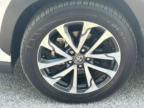 Used 2023 Toyota Corolla Cross XLE AWD/4WD image 18