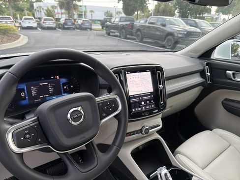 Certified 2023 Volvo XC40 B5 Plus w/ Protection Package Premier AWD/4WD image 17