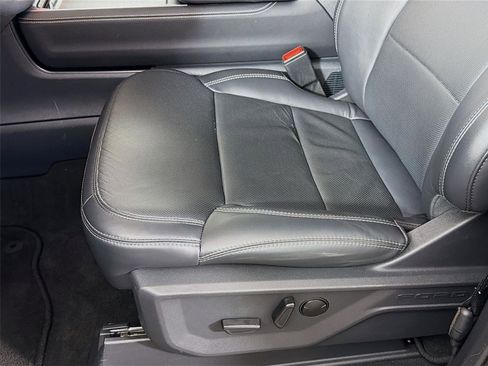 Used 2025 Ford Expedition Max Platinum image 22